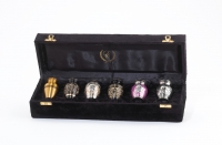 #06   --  6 Keepsake Urns with Velvet Case